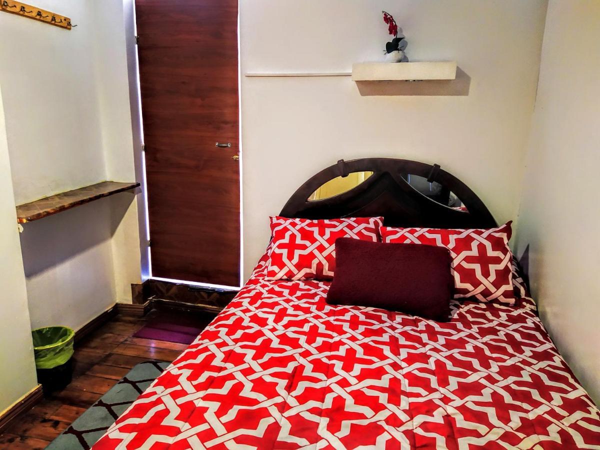 Hostal Latitud Ecuem 키토 외부 사진