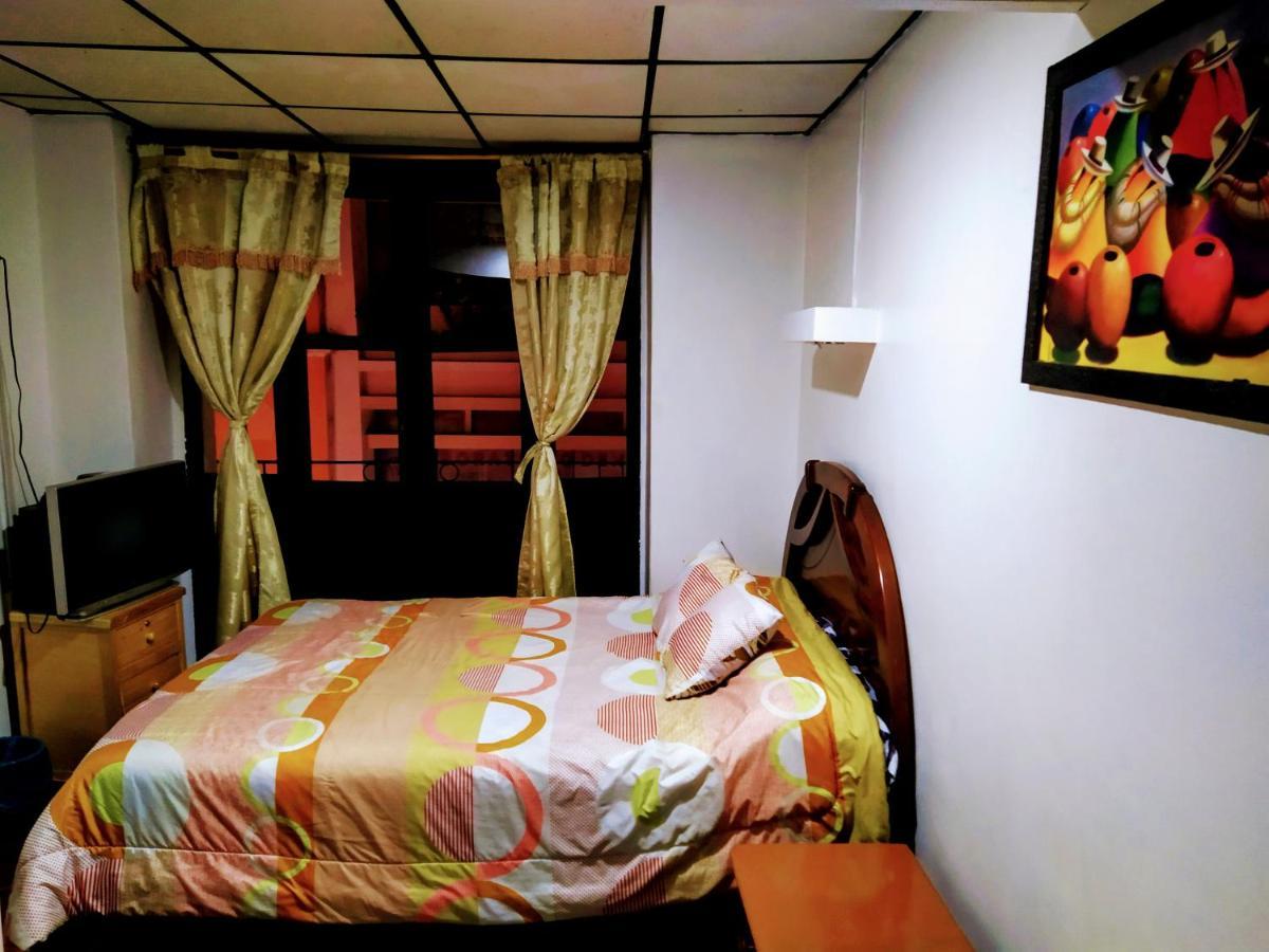 Hostal Latitud Ecuem 키토 외부 사진